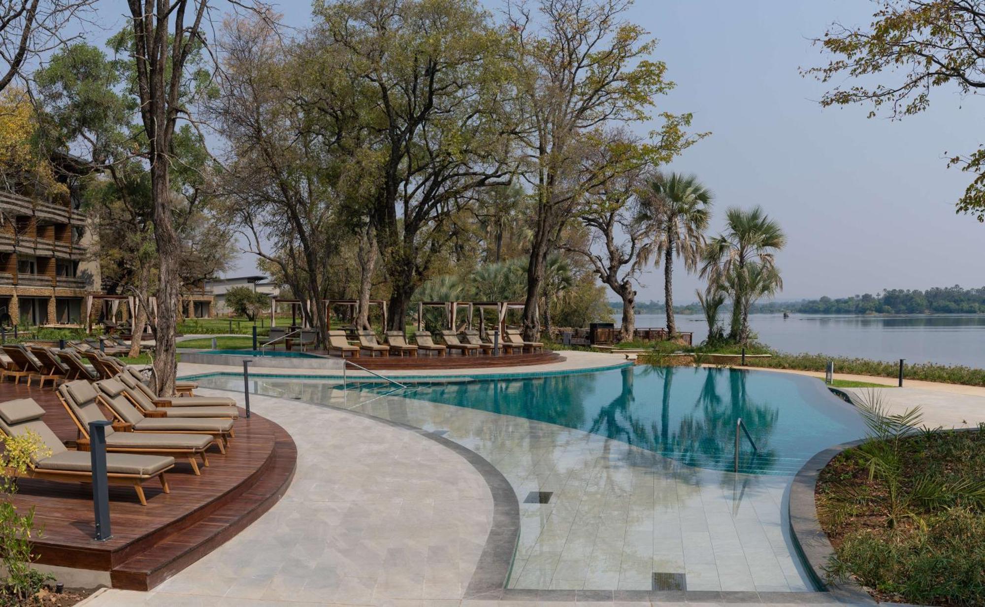 Radisson Blu Mosi-Oa-Tunya Livingstone Resort Exterior photo
