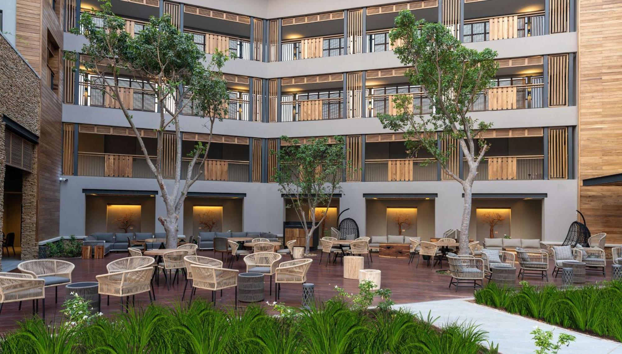 Radisson Blu Mosi-Oa-Tunya Livingstone Resort Exterior photo