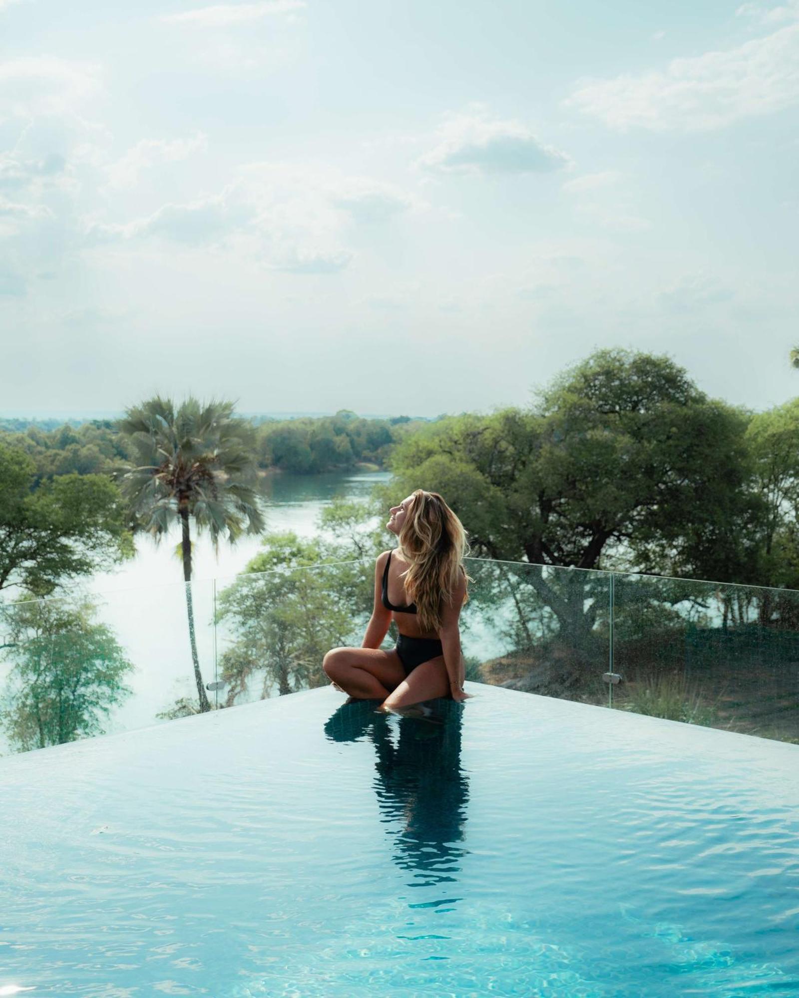 Radisson Blu Mosi-Oa-Tunya Livingstone Resort Exterior photo