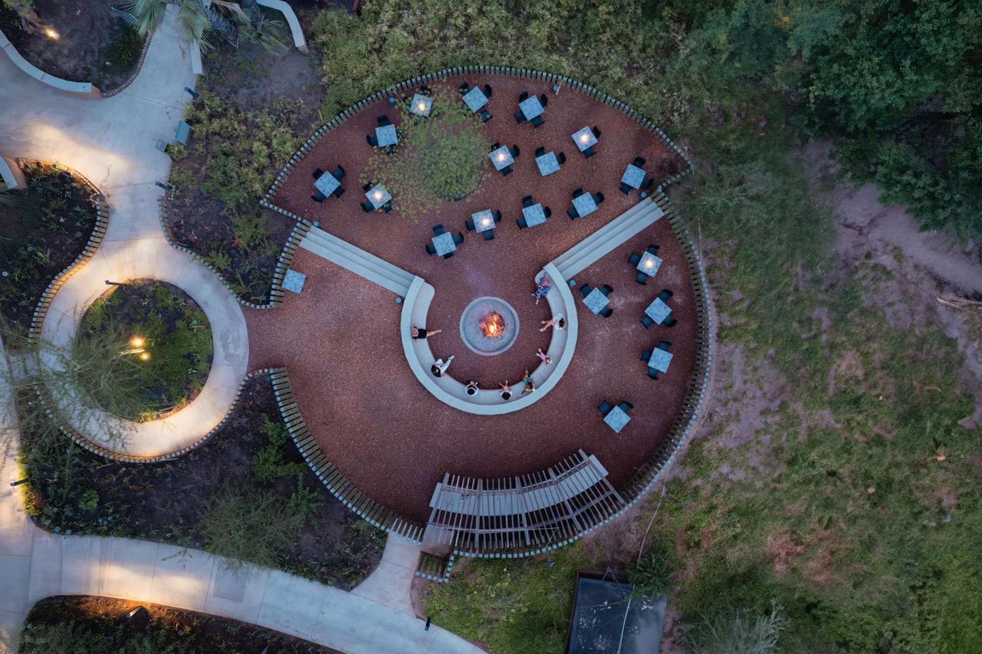 Radisson Blu Mosi-Oa-Tunya Livingstone Resort Exterior photo