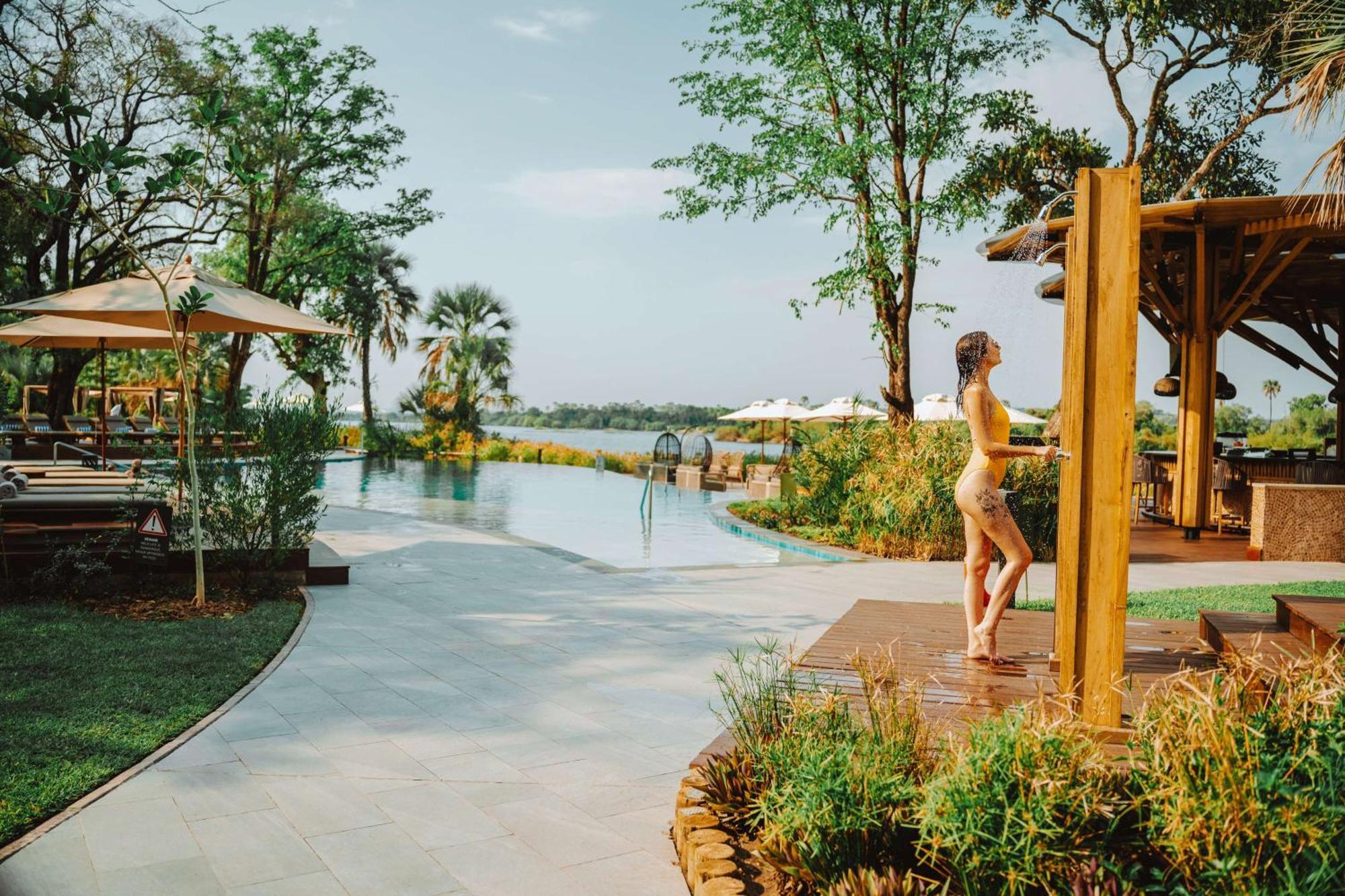 Radisson Blu Mosi-Oa-Tunya Livingstone Resort Exterior photo
